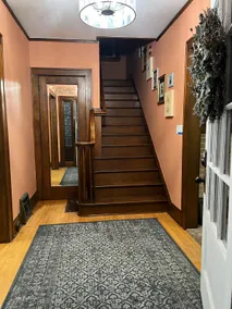 Cheerful home away from home. - Image 2