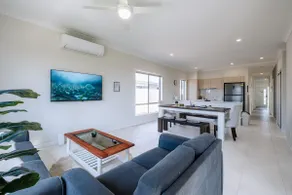 Charming Home in Griffin for Unforgettable Stays - Image 3