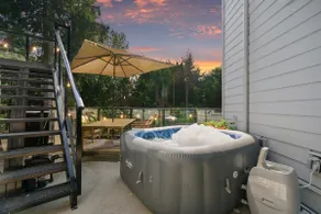 Brand New 1 Bedroom Luxurious Retreat With HotTub - Image 5