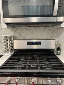 Entire Cozy /Spotless guest house in Roseville - Image 4