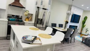 Spacious 3Story|Sleeps 8|Near Roger, UofA&more - Image 4