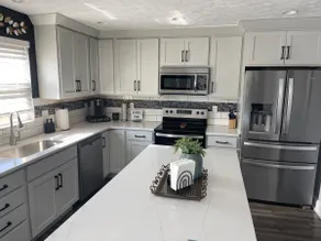 Home Away Fortville - Image 3