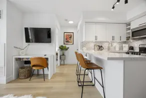 Cozy Fort York 1BR by Lake, RBC theater + Parking - Image 3