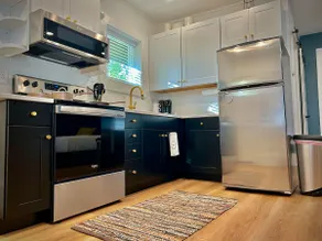 Gorgeous loft downtownSherman washer dryer WiFi - Image 3