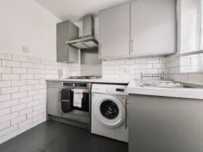 Charming 3-Bedroom Home Near NEC, Birmingham Airport & Bullring - Image 5