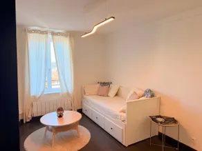 50 m2 with castle view - Comfortable - Fan - Image 4