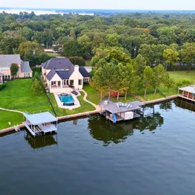 Lakefront retreat Pool Spa Dock Kayak near Dallas - Image 2