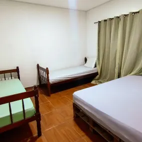 House with garden - 900 meters from Ruínas beach - Image 3