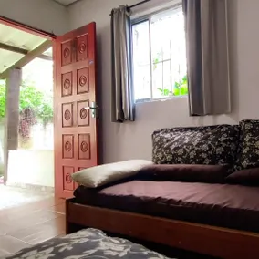 House with garden - 900 meters from Ruínas beach - Image 2