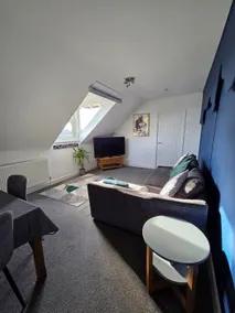Central Flat Near Station • Free parking • WIFI - Image 3