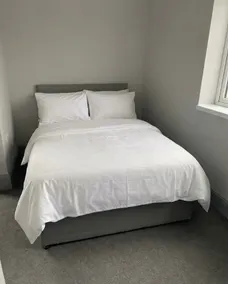 Bloom Manor - Image 2