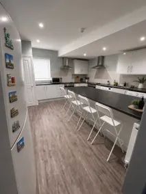 Bloom Manor - Image 4