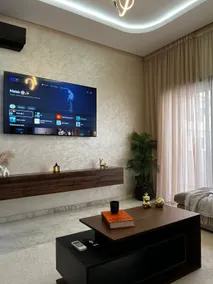 Chic & bright apartment ideal for exploring - Image 2