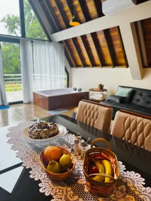 Cabin Refuge in the Mountains - Image 4