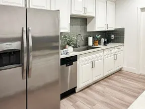 5-Star Private House 5 Rooms | Up to 18 guests - Image 4