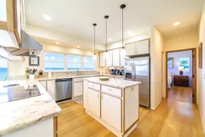 Grand Oceanfront Gated Estate on the Hamakua Coast - Image 5