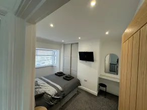 The Crescent-Modern Coastal Home - Image 4