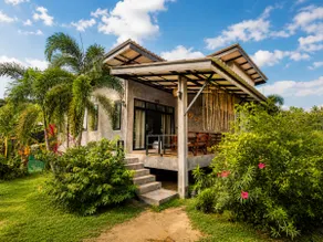 Casa Eden - Double King Bed - Peaceful Garden Retreat - 4K SmartTV - Image 3