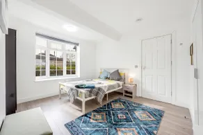 5-bedroom House in Morden, London (Zone 4) - Image 3