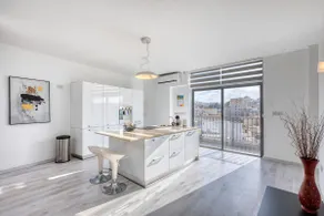 Penthouse | Sea-View Balcony & Workspace - Balluta - Image 4