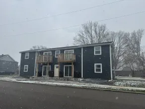 Beautiful NEW 2 Bedroom with FREE Laundry - Image 4