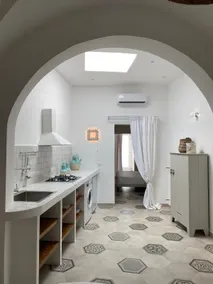 The Roof House - Relaxing Home w/Private Veranda - Image 5