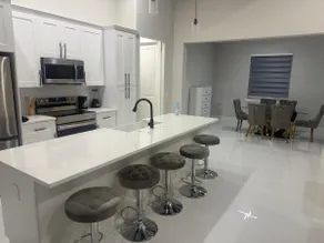 Azure Oasis House - Image 2