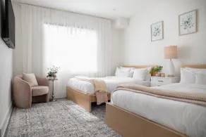 5-Bedroom Private House Best Location | 18 guests - Image 2