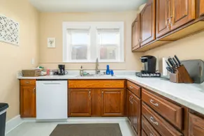 Cozy, Convenient, Downtown Nest - Image 5