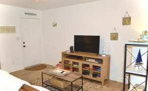 3 Mins to Downtown, 16 Mins to Beach | FL Getaway - Image 4