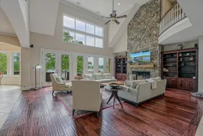 Spacious waterfront house with private hot tub, sauna, pool table - Image 3