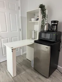 Cozy Private Suite • Free Parking & Wi-Fi - Image 5