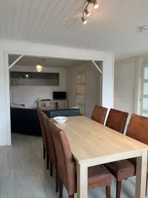 Nice home with free parking - Image 3