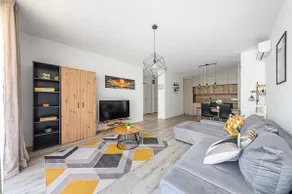 Elite Residence Suite -Chic Serenity with AC in a Free Park zone - Image 4