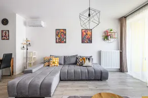Elite Residence Suite -Chic Serenity with AC in a Free Park zone - Image 2