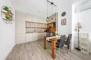 Elite Residence Suite -Chic Serenity with AC in a Free Park zone - Image 3
