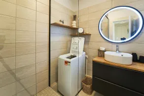 Spacious 3-room apartment with Air conditioning, Wi-Fi & Parking - Image 5
