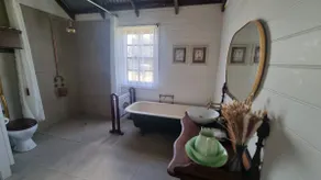 Myrtlebank Cottage Farmstay - Image 5