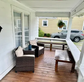 Cosy four square house - Image 4