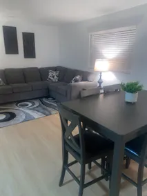 Great Location - Clean, Cozy & Convenient Unit! - Image 2