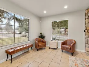 Relax and Unwind in Tumwater 3bd/2ba, Free parking - Image 2