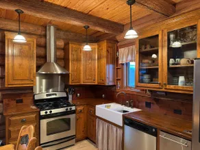 Hallelujah Hideaway Cabin - Image 5