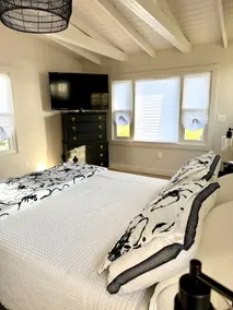 Cozy beach getaway - Image 3