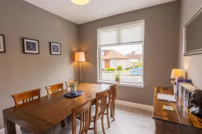 Luxury 3 Bed House in Giffnock. Big Garden & Drive - Image 5
