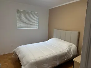 Cozy Five bedroom house with Parking - Image 4