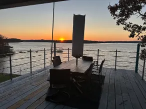 Water front w/private dock! Boat Available to rent - Image 2