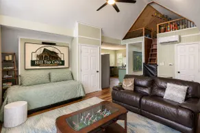 Family A-Frame: Fully-Fenced, Indoor&Outdoor Fun! - Image 3