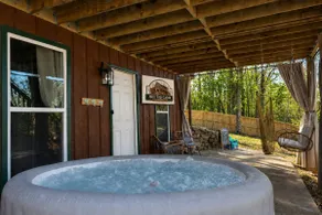 Family A-Frame: Fully-Fenced, Indoor&Outdoor Fun! - Image 5