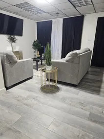 Newly remodeled 4bed/1bath unit - Image 5