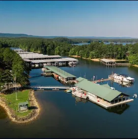 Resort, The BEAR DEN on Lake Ouachita, Amenities - Image 4